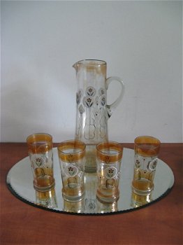 Antieke Franse schenkkan met 4 glazen, gedecoreerd met emaille.... - 1