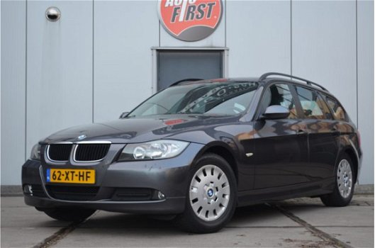 BMW 3-serie Touring - 318i Business Line met navigatie - 1