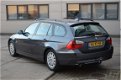 BMW 3-serie Touring - 318i Business Line met navigatie - 1 - Thumbnail