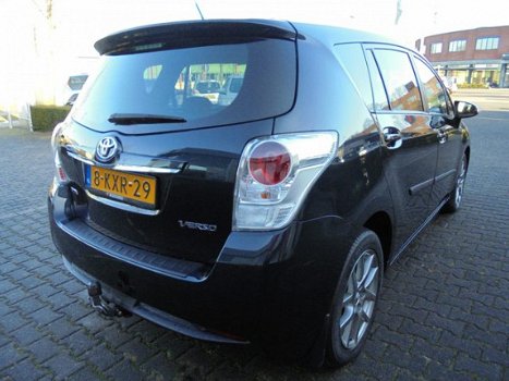 Toyota Verso - 2.0 D-4D Business Panoramadak, trekhaak (1500kg) en navigatie - 1