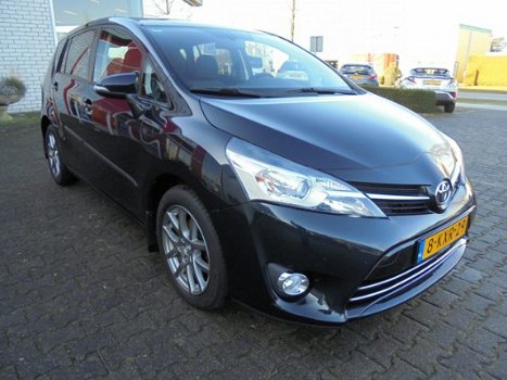 Toyota Verso - 2.0 D-4D Business Panoramadak, trekhaak (1500kg) en navigatie - 1