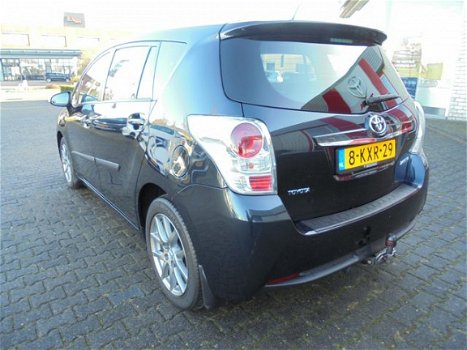 Toyota Verso - 2.0 D-4D Business Panoramadak, trekhaak (1500kg) en navigatie - 1