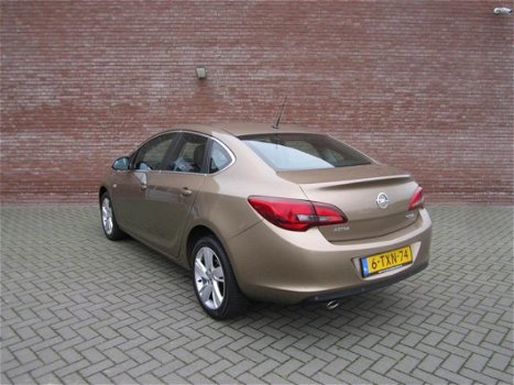 Opel Astra - 1.4 Turbo Edition - 1