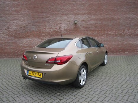 Opel Astra - 1.4 Turbo Edition - 1