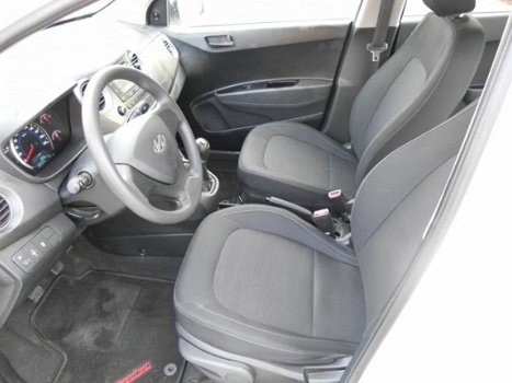 Hyundai i10 - bleu drive 5 deuren airco centrale vergrendeling lp g 3 . belasting 30 euro per maand - 1