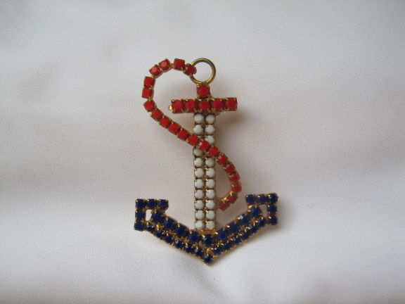 Broche goudkleurig anker met rood wit blauwe glas steentjes 5.0x3.5 cm. - nr. 1