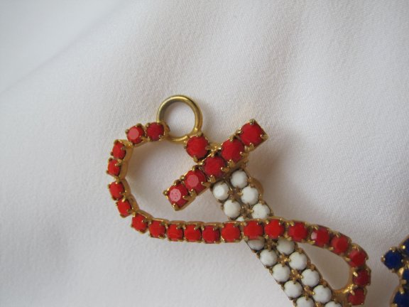 Broche goudkleurig anker met rood wit blauwe glas steentjes 5.0x3.5 cm. - Afbeelding 4