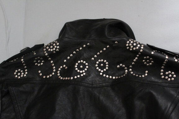 Stoer jack met studs, riem, veters en ritsen - Afbeelding 4