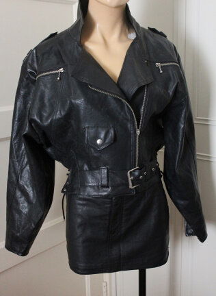 Stoer jack met studs, riem, veters en ritsen - Afbeelding 5