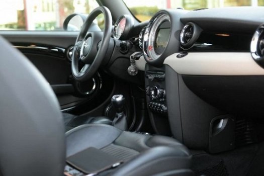 Mini Mini Cabrio - 1.6 Cooper Chili / Leder interieur / Xenon / PDC / Navigatie / Cruisecontrol - 1