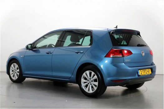 Volkswagen Golf - 1.6 TDI Highline BlueMotion Navigatie ParkAssist Climate Control 200x Vw-Audi-Seat - 1