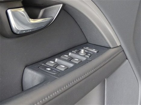 Volvo V70 - 2.0 D4 LIMITED EDITION Elektrische achterklep | Stoelverwarming - 1