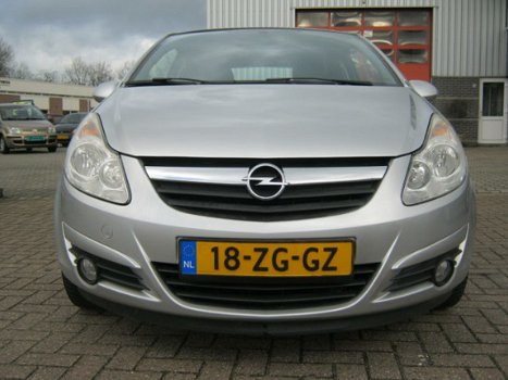 Opel Corsa - 1.4-16V Cosmo - 1