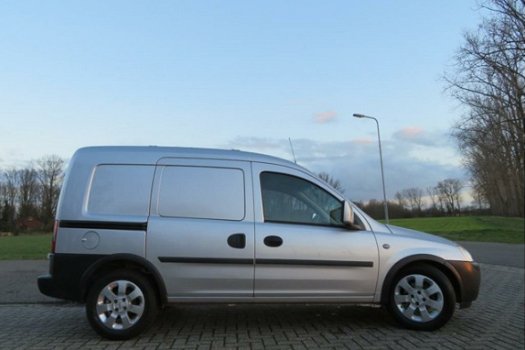 Opel Combo - 1.6i Benzine met Airco & Slechts 67000km - 1