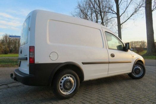 Opel Combo - 1.4i Benzine met een Nieuwe APK - 1