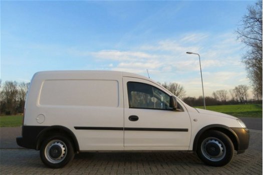 Opel Combo - 1.4i Benzine met een Nieuwe APK - 1