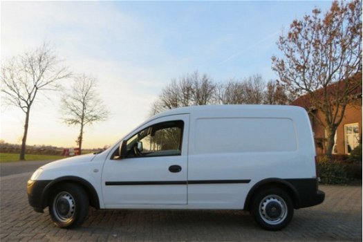 Opel Combo - 1.4i Benzine met een Nieuwe APK - 1