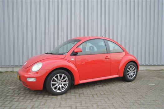 Volkswagen New Beetle - 2.0 Highline - 1