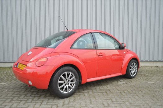 Volkswagen New Beetle - 2.0 Highline - 1