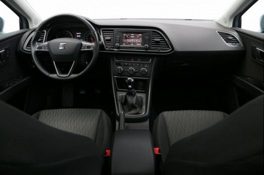 Seat Leon ST - 1.2 TSI Style 110pk Panorama ECC PDC Trekhaak 2016 42dkm - 1