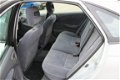 Toyota Avensis - 2.0 Terra airco, radio cd speler, elektrische ramen, trekhaak - 1 - Thumbnail