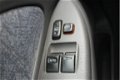Toyota Avensis - 2.0 Terra airco, radio cd speler, elektrische ramen, trekhaak - 1 - Thumbnail