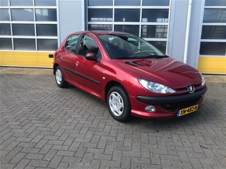 Peugeot 206 - 1.4 Forever airco, elektrische ramen, centrale deurvergr op afstand, goed onderhouden - 1