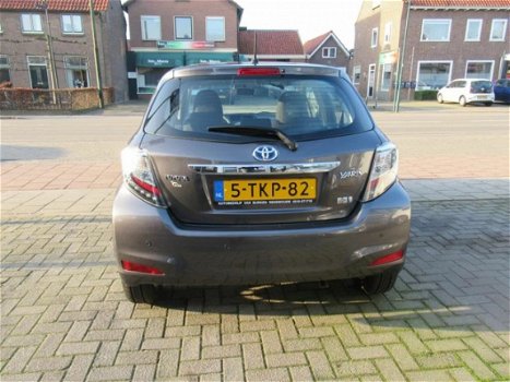 Toyota Yaris - 1.5 Full Hybrid Aspiration Navigatie, Climate control, Cruise control, L.M.Velgen, 1s - 1