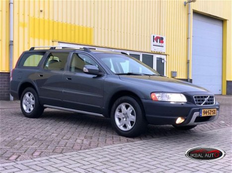 Volvo XC70 - 2.4 D5 AWD Momentum - 1