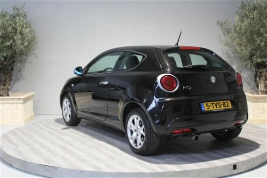 Alfa Romeo MiTo - 1.4 Distinctive 2009/ Airco/ Elek ramen + Spiegels/ Radio CD/ Mistlampen/ 2 Nieuwe - 1