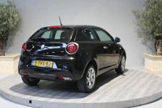 Alfa Romeo MiTo - 1.4 Distinctive 2009/ Airco/ Elek ramen + Spiegels/ Radio CD/ Mistlampen/ 2 Nieuwe