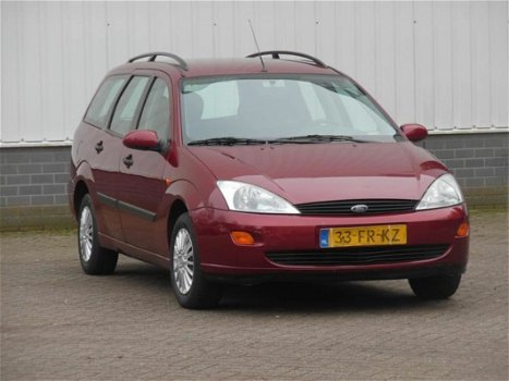 Ford Focus Wagon - 1.6-16V Ambiente Nieuwe Apk/Airco/Nap/RIJD GOED - 1