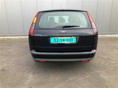 Ford Focus Wagon - 1.6-16V Trend - 1