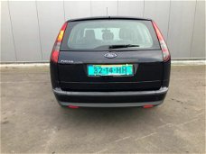 Ford Focus Wagon - 1.6-16V Trend