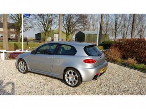 Alfa Romeo 147 - 3.2 V6 24V GTA - 1