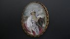 Antieke kleurrijke Franse ronde broche...dame met pony ca. 1900! - 1 - Thumbnail