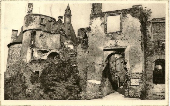 Clervaux, lux. Entree des Ruines du Chateau - 1