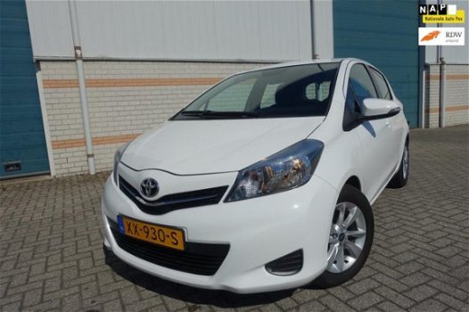 Toyota Yaris - 1.0 VVT-i Trend l.m. velgen - achteruitrijcamera - airco - c.v. afstandbed. - 1