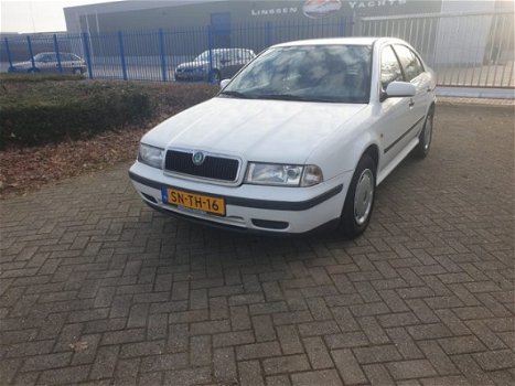 Skoda Octavia - 1.6 100PK GLX EXPORT GEEN APK - 1