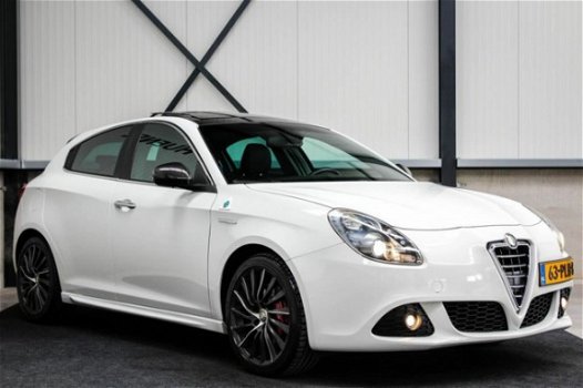 Alfa Romeo Giulietta - 1.7 TBi Quadrifoglio Verde ✅QV Squadra 250pk 2e Eig|NL|Dealer|Panoramadak|PDC - 1