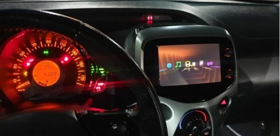 Toyota Aygo - 1.0 VVT-i x-play 5DRS/NAVI/LED/CAMERA/Garantie - 1