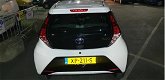 Toyota Aygo - 1.0 VVT-i x-play 5DRS/NAVI/LED/CAMERA/Garantie - 1 - Thumbnail