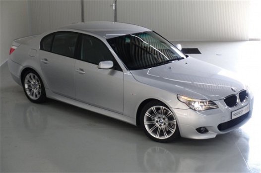 BMW 5-serie - 525i Business Line Sport M pakket, automaat, leer, bijna YOUNGTIMER, 71246KM - 1