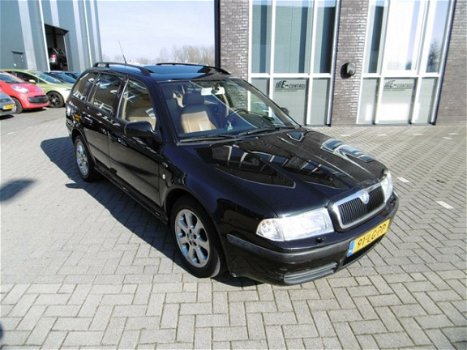 Skoda Octavia Combi - 1.8 Turbo 20V L&K - 1