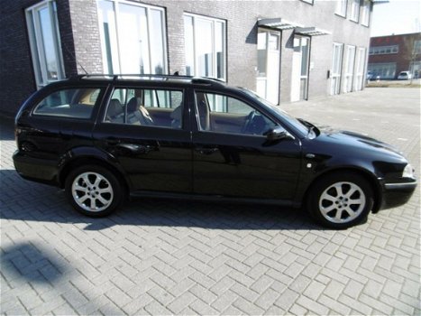 Skoda Octavia Combi - 1.8 Turbo 20V L&K - 1