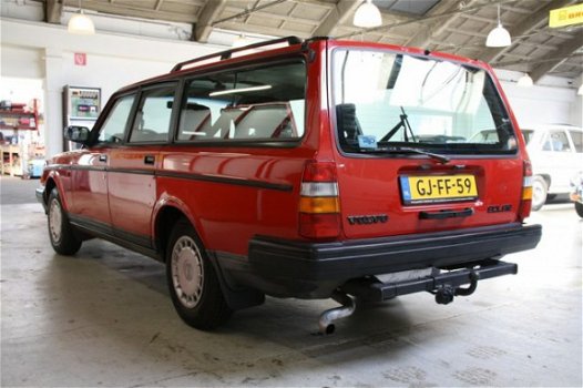 Volvo 240 - Voorzien van 2.3 motor met 115.000 km - 1