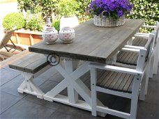 Tuintafel op elke maat leverbaar  (gratis gemonteerd en geleverd)