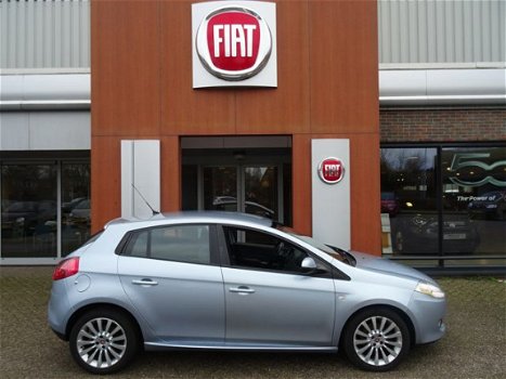 Fiat Bravo - 1.4 T-Jet 16V 120pk Corporate NAVI/CLIMATE/CRUISE/PARKPILOT/ELEK - 1