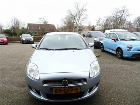 Fiat Bravo - 1.4 T-Jet 16V 120pk Corporate NAVI/CLIMATE/CRUISE/PARKPILOT/ELEK - 1