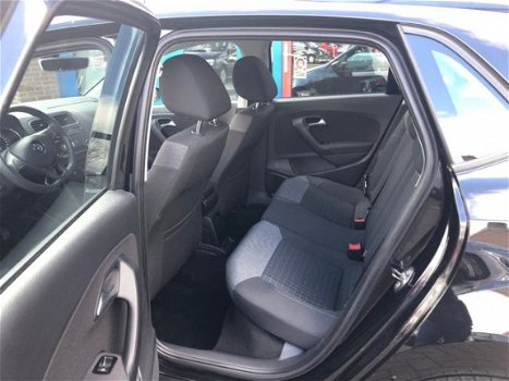 Volkswagen Polo - 1.4TDI Connected 5-Deurs Navi PDC Airco bj2016 - 1